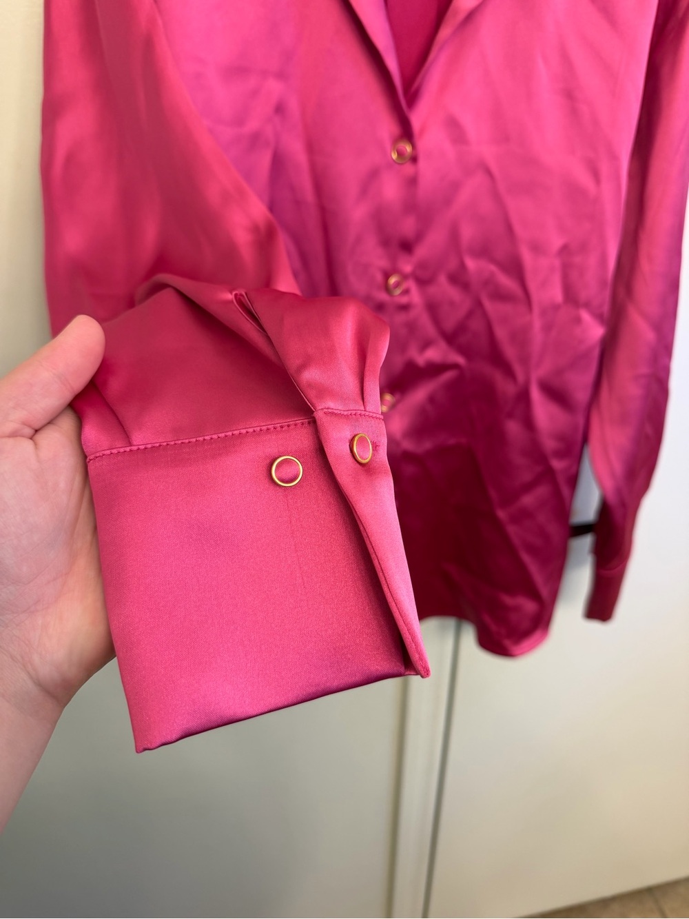 House of Harlow 1960 Hot Pink Satin Button Down Collared Top Size Medium - Picture 5 of 7